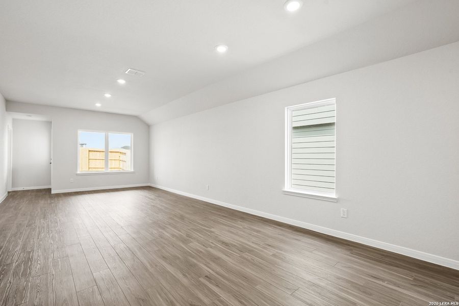 Spacious, unfurnished interior of a new home in Hickory Ridge, Elmendorf (Image 24).