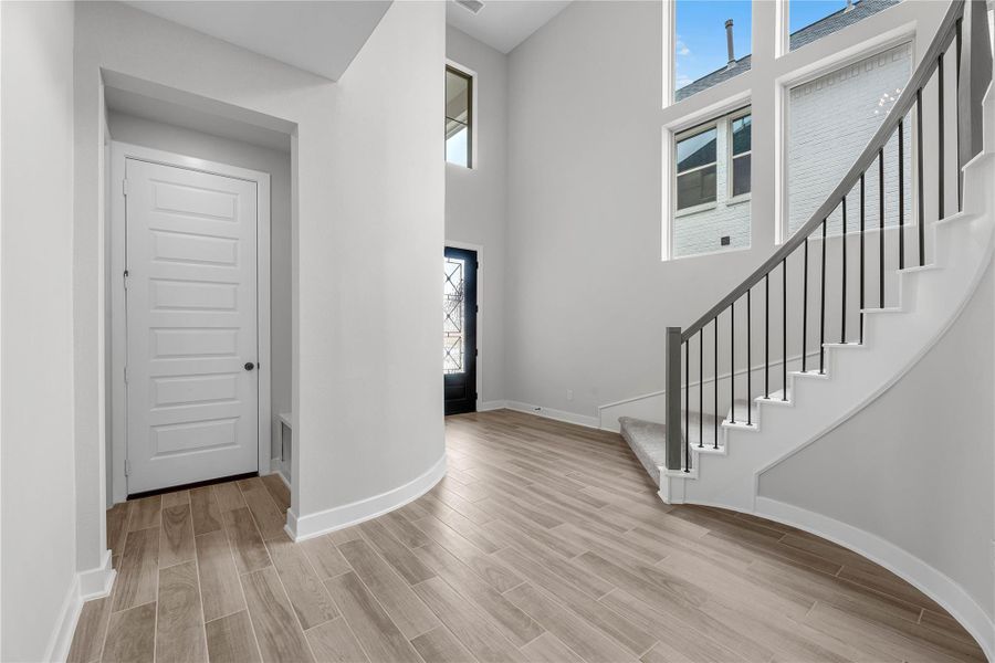 Spacious, unfurnished interior of a new home in Elyson - 40', Katy (Image 17). Spacious, unfurnished interior of a new home in Elyson - 40', Katy (Image 17).