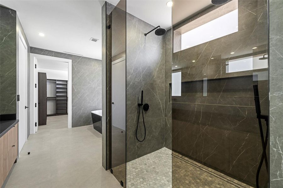 Image 21 of a home in .