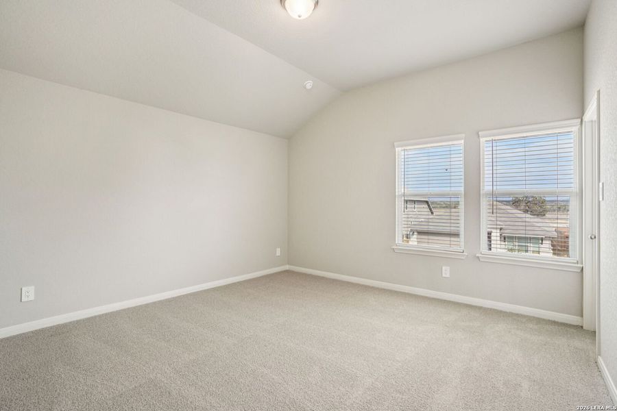 Spacious, unfurnished interior of a new home in Estancia Ranch - Classic Series, San Antonio (Image 17).