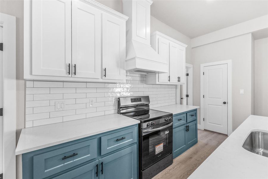 Furnished interior view inside a new home in , Brenham (Image 6).