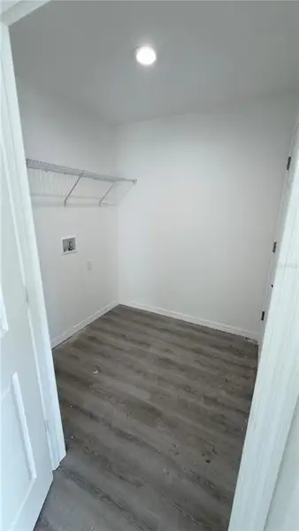 Spacious, unfurnished interior of a new home in , Dunnellon (Image 10).