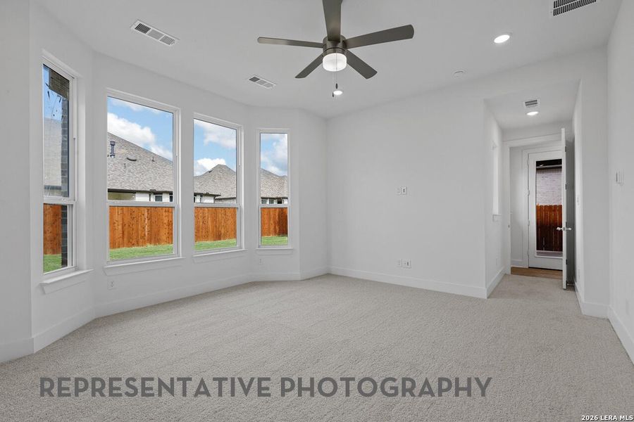 Spacious, unfurnished interior of a new home in Davis Ranch, San Antonio (Image 16).