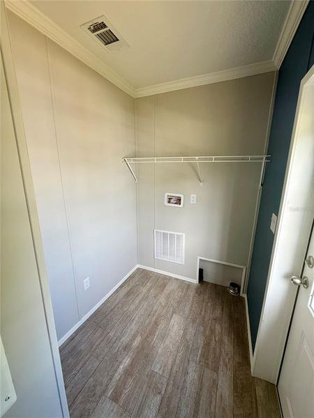 Spacious, unfurnished interior of a new home in , Zephyrhills (Image 6).