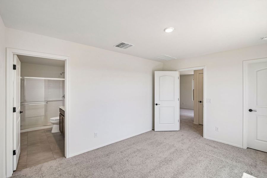 Spacious, unfurnished interior of a new home in Mandarina Reserve, Marana (Image 16). Spacious, unfurnished interior of a new home in Mandarina Reserve, Marana (Image 16).