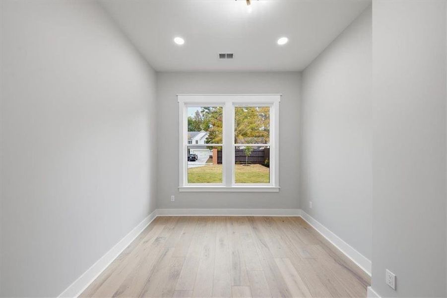 Spacious, unfurnished interior of a new home in , Acworth (Image 37).