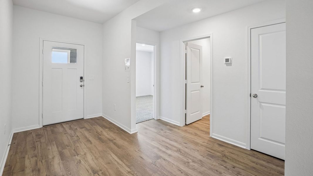 Spacious, unfurnished interior of a new home in Prairie Lakes, Buda (Image 15).
