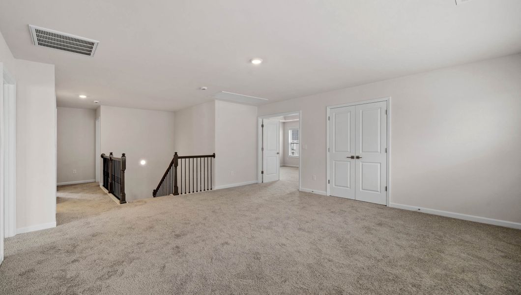Spacious, unfurnished interior of a new home in Seven Oaks, Greenwood (Image 27).