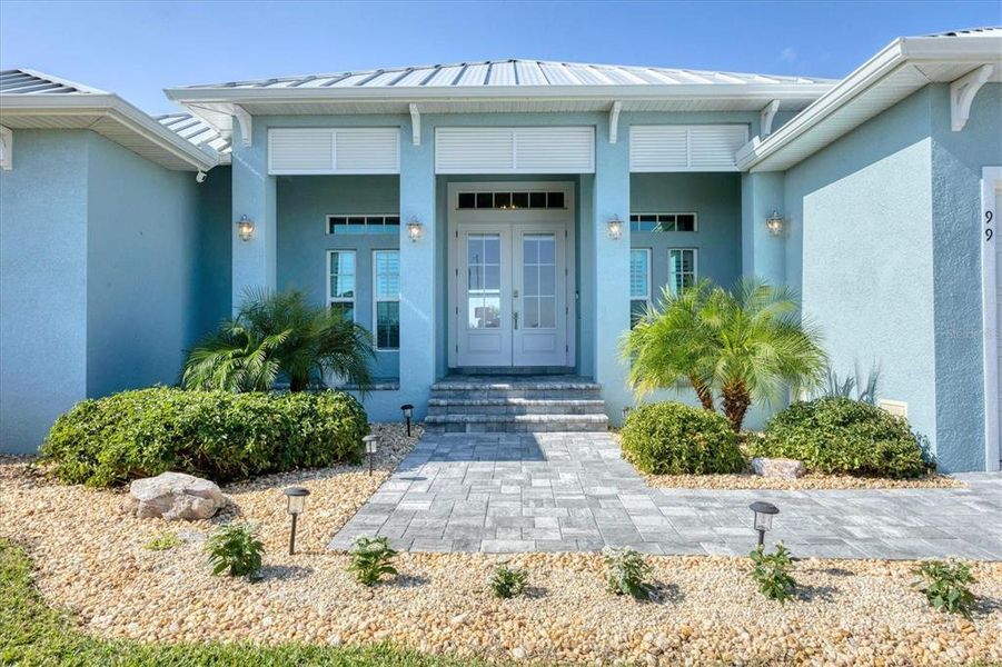 Exterior details and patio area of a home in , Placida (Image 23).