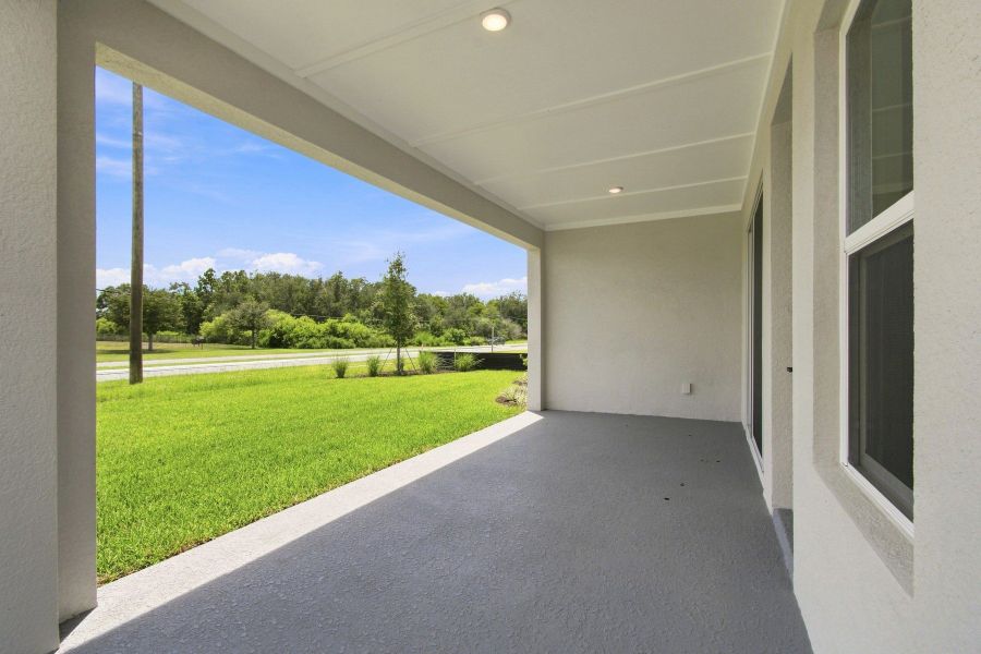 Exterior details and patio area of a home in Lakeside at Satilla, St. Cloud (Image 3).