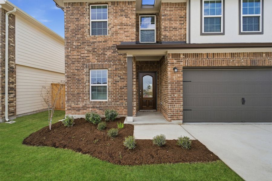 Exterior details and patio area of a home in Briarwood, Elgin (Image 3).
