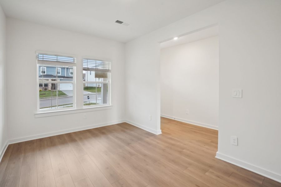 Spacious, unfurnished interior of a new home in River Ridge, Clarksville (Image 10).