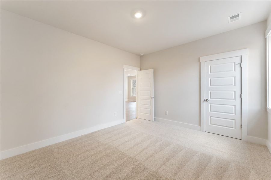 Spacious, unfurnished interior of a new home in South Park, Piedmont (Image 35). Spacious, unfurnished interior of a new home in South Park, Piedmont (Image 35).