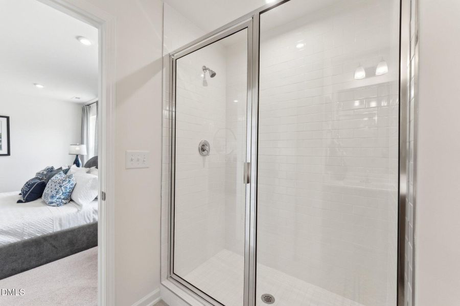 28- HHHunt Homes King Primary Bathroom