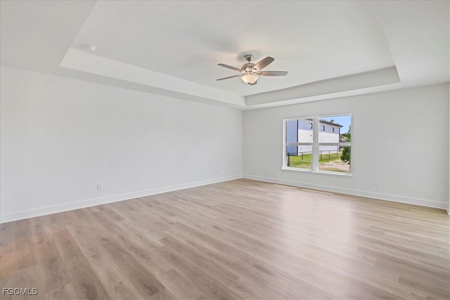 Spacious, unfurnished interior of a new home in Cape Coral, Cape Coral (Image 23).