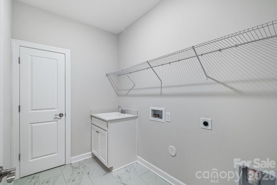 Spacious, unfurnished interior of a new home in Roselyn, Lancaster (Image 17).