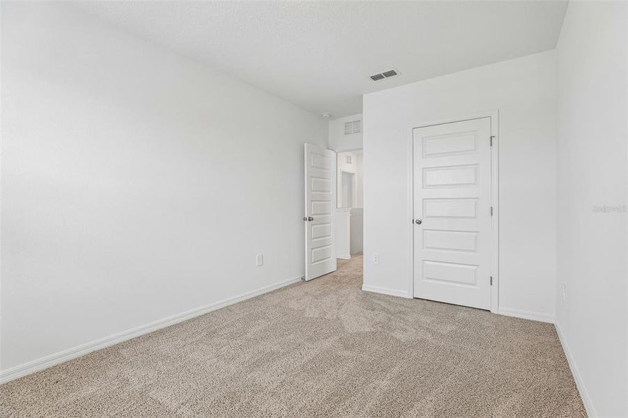 Spacious, unfurnished interior of a new home in Avalon Park Tavares, Tavares (Image 19).