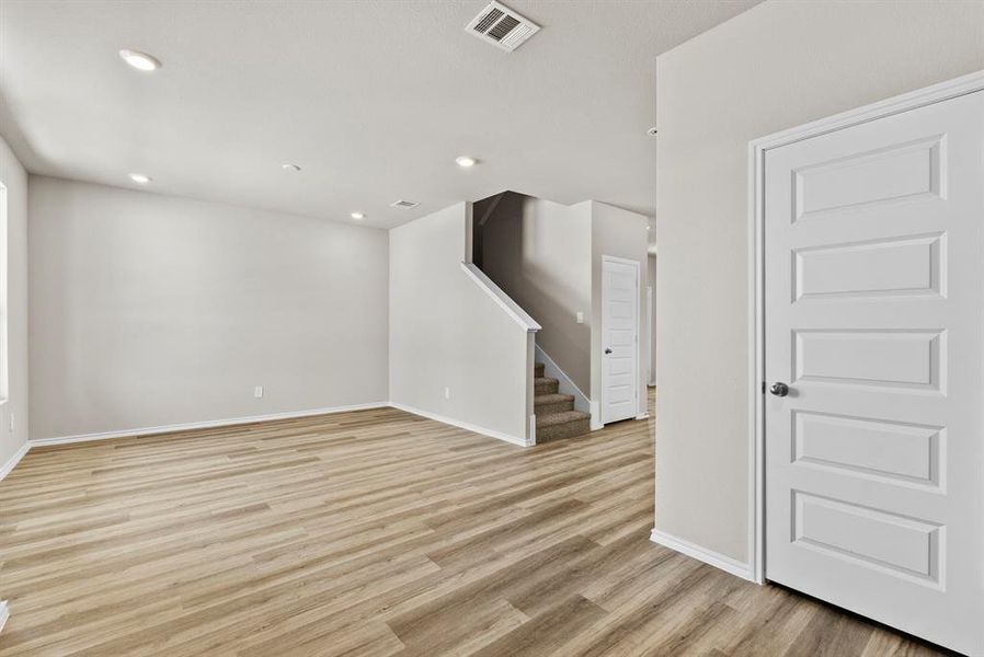 Spacious, unfurnished interior of a new home in Orchard Village, Fort Worth (Image 24).