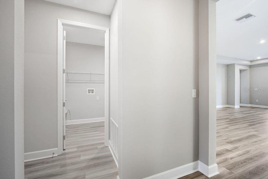 Spacious, unfurnished interior of a new home in Hammock at Two Rivers, Zephyrhills (Image 19).