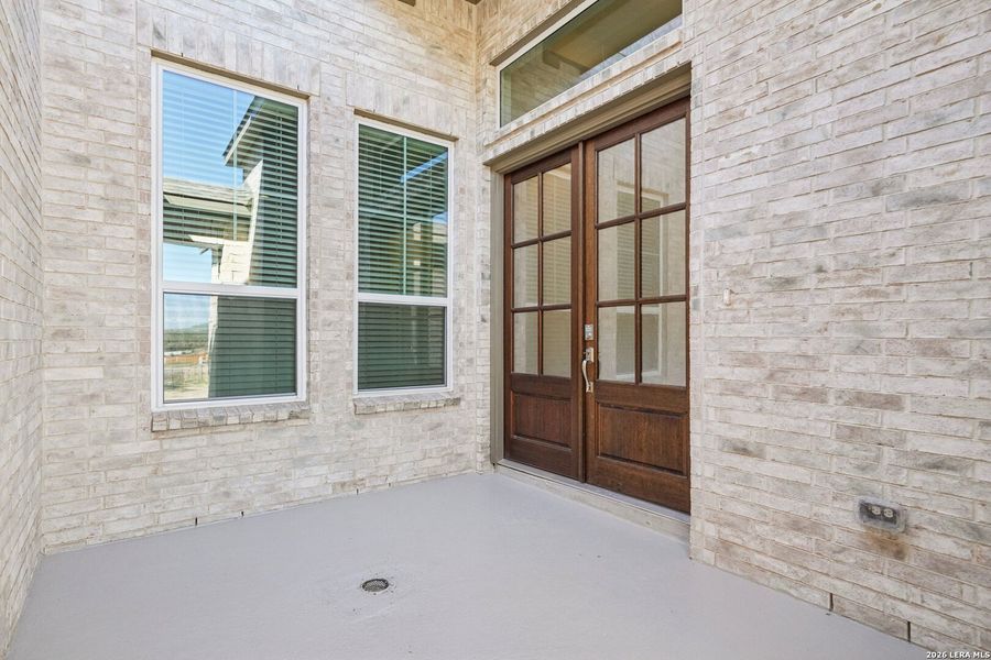 Exterior details and patio area of a home in Meyer Ranch, New Braunfels (Image 3).