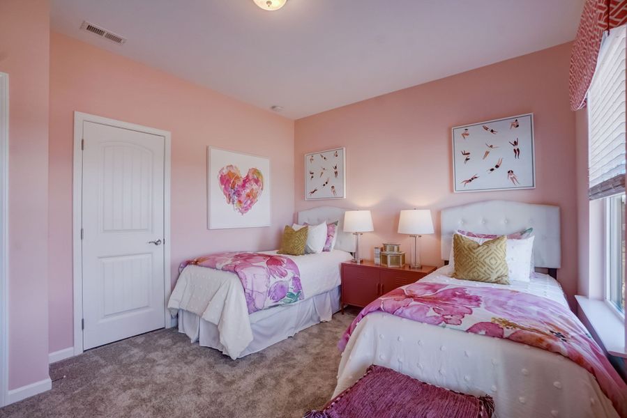 *This is a marketing photo. Colors/options may be different.*