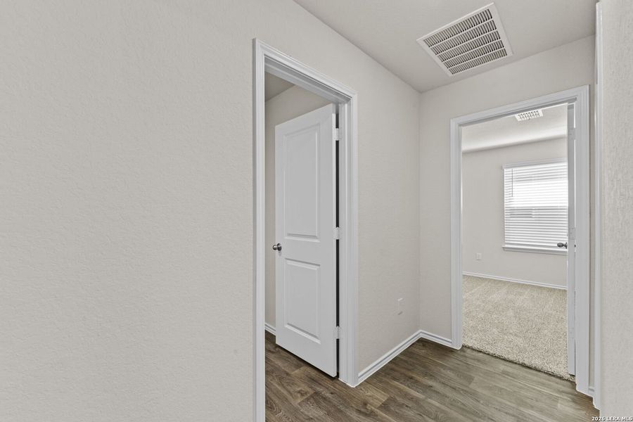Spacious, unfurnished interior of a new home in Laurel Vistas, San Antonio (Image 22).