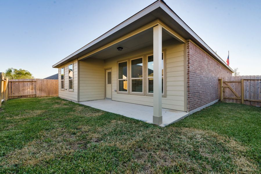 Representative exterior details of a home built from the Floor Plan 1759 by Colina Homes in Grand Magnolia, Magnolia (Image 3). Representative exterior details of a home built from the Floor Plan 1759 by Colina Homes in Grand Magnolia, Magnolia (Image 3).
