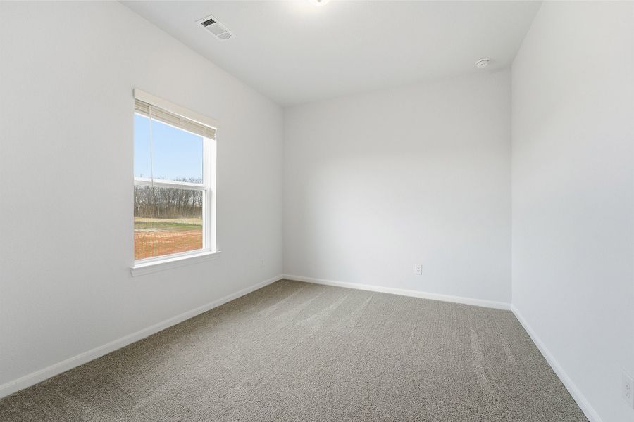 Spacious, unfurnished interior of a new home in Saddlebrook Estates, Waxahachie (Image 37).