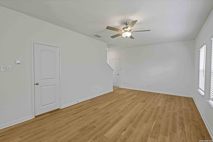 Spacious, unfurnished interior of a new home in , San Antonio (Image 25).