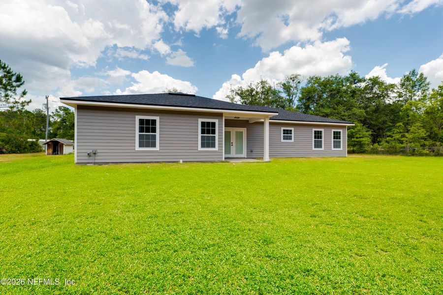 Exterior details and patio area of a home in , Middleburg (Image 16).