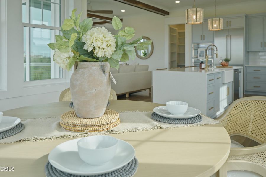 6CapeLn_Staged_5DiningKitchen