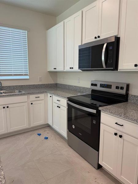 Furnished interior view inside a new home in , Clermont (Image 5).
