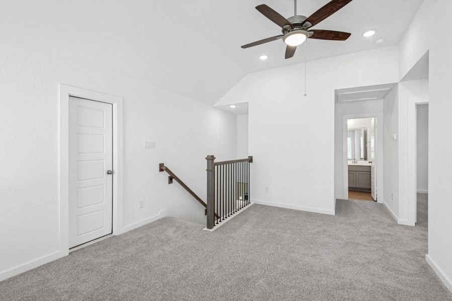 Spacious, unfurnished interior of a new home in Miller's Pond, Rosenberg (Image 25).