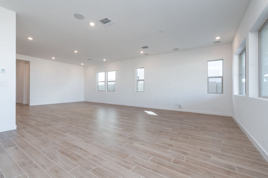 Spacious, unfurnished interior of a new home in Waterston Central, Gilbert (Image 10). Spacious, unfurnished interior of a new home in Waterston Central, Gilbert (Image 10).