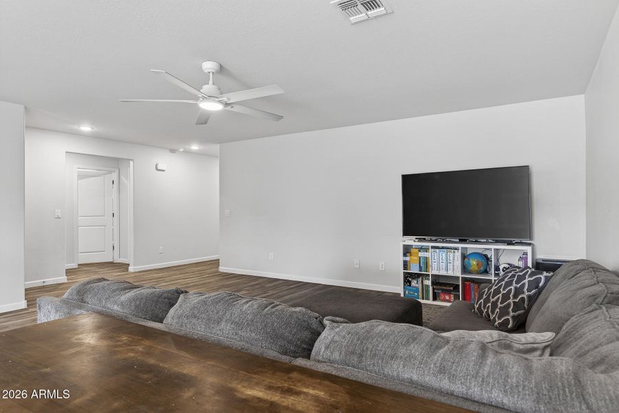 4) GREAT ROOM 4) GREAT ROOM