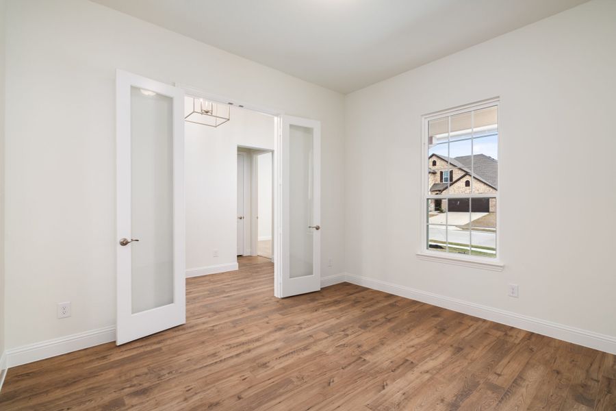 Spacious, unfurnished interior of a new home in Lake Breeze, Lavon (Image 18).