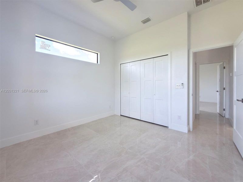 Spacious, unfurnished interior of a new home in , Lehigh Acres (Image 16).