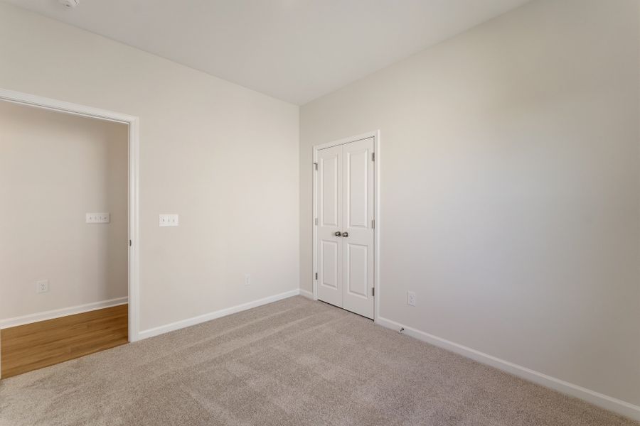 Spacious, unfurnished interior of a new home in Landmark Commons, Boiling Springs (Image 26).