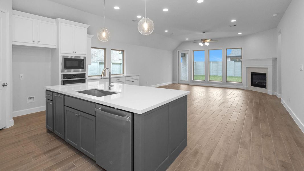 Furnished interior view inside a new home in Legacy, League City (Image 10).