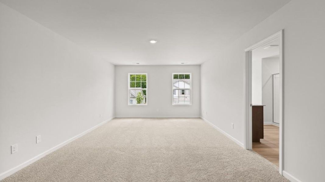 Spacious, unfurnished interior of a new home in Northwoods at Mirror Lake, Villa Rica (Image 31).