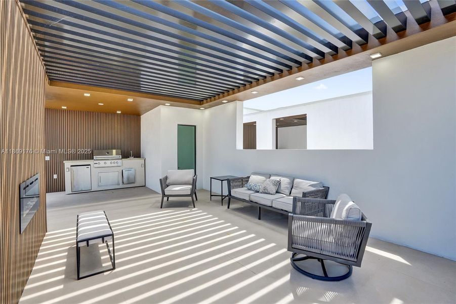 Furnished interior view inside a new home in , Fort Lauderdale (Image 55). Furnished interior view inside a new home in , Fort Lauderdale (Image 55).