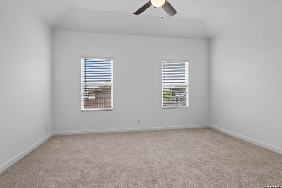 Spacious, unfurnished interior of a new home in , San Antonio (Image 23).