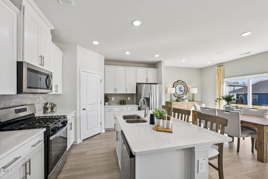 10-web-or-mls-Raleigh - River Glen - 74