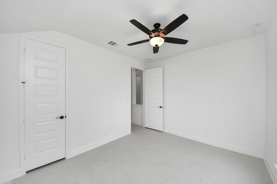 Spacious, unfurnished interior of a new home in Candela South, Richmond (Image 31).