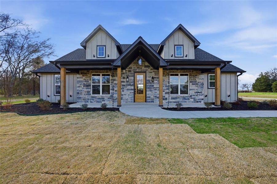 Front exterior of a new home in , Mabank, TX, highlighting curb appeal (Image 18). Front exterior of a new home in , Mabank, TX, highlighting curb appeal (Image 18).