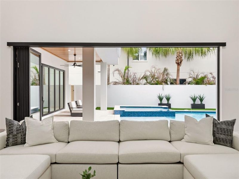 Furnished interior view inside a new home in , Orlando (Image 53).