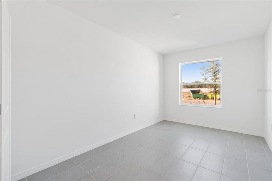 Spacious, unfurnished interior of a new home in Southpointe, Palmetto (Image 15).