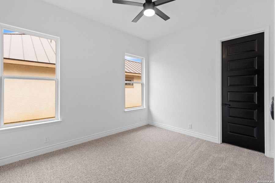 Spacious, unfurnished interior of a new home in , Selma (Image 17).