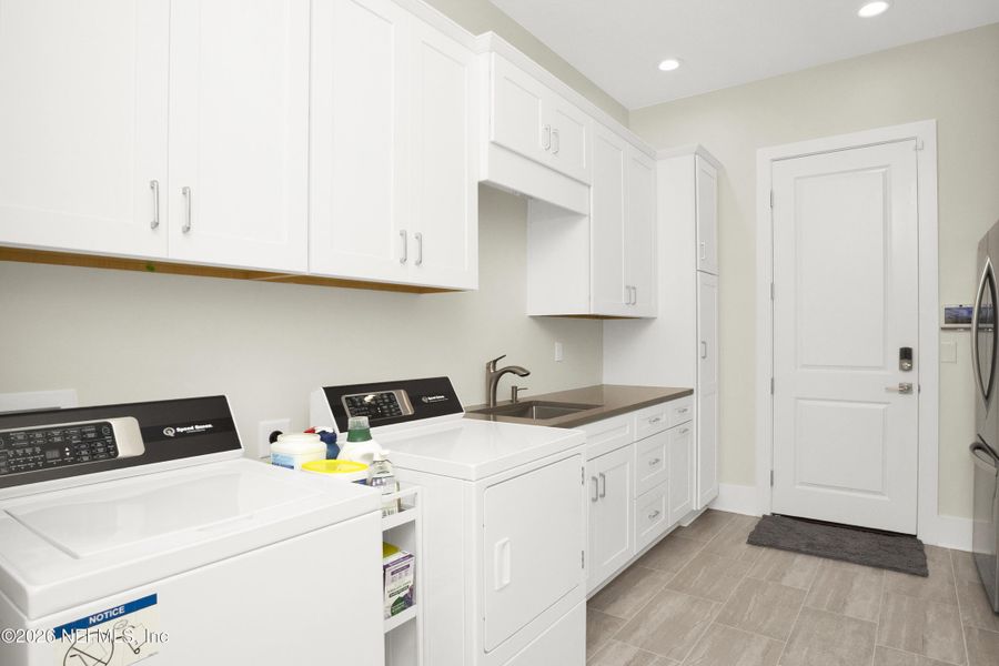 Furnished interior view inside a new home in Nocatee, Ponte Vedra (Image 27). Furnished interior view inside a new home in Nocatee, Ponte Vedra (Image 27).