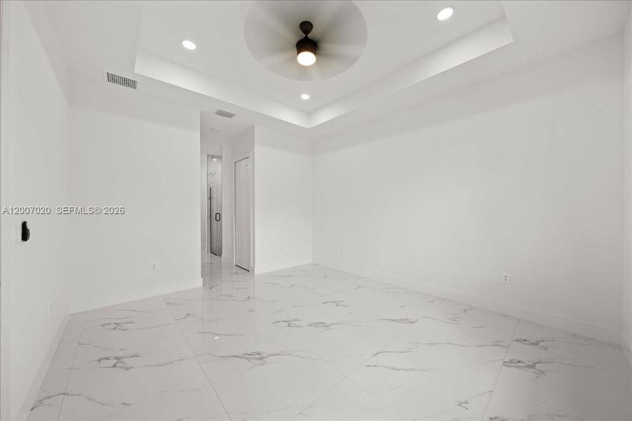 Spacious, unfurnished interior of a new home in , Lehigh Acres (Image 37).